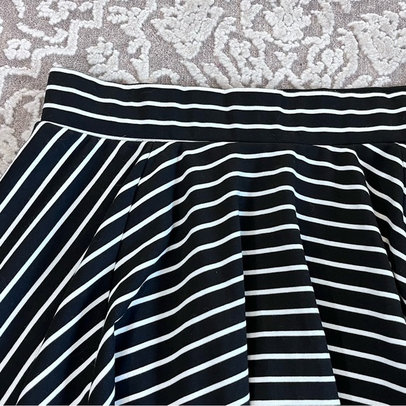 NWT Torrid Mod Stripe Circle Mini Skirt - Picture 7 of 12
